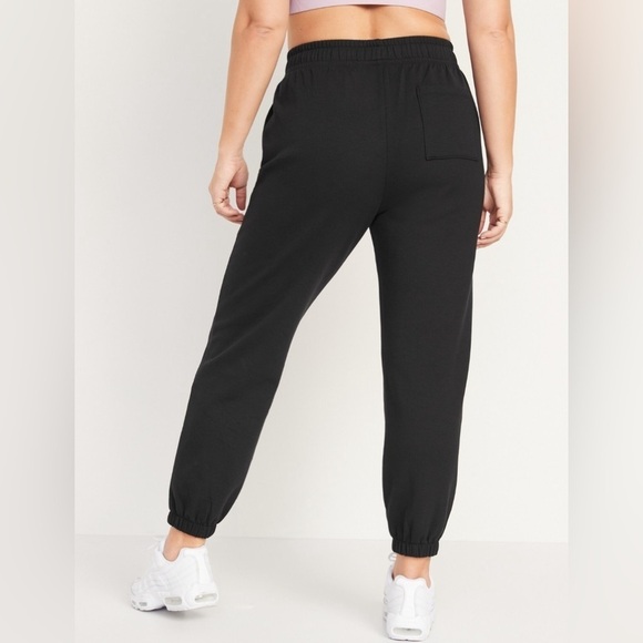 NWT! Old Navy Black High-Waisted Dynamic Fleece Pintucked Sweatpants -Multiple 🩵 - Picture 3 of 8